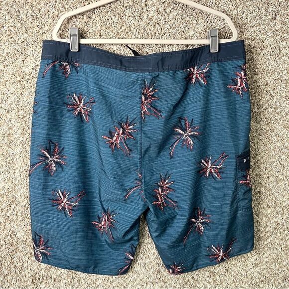 Rip Curl Board Shorts Men’s 36 Blue and Red Tropical Palm Tree Print Swim - Picture 6 of 7